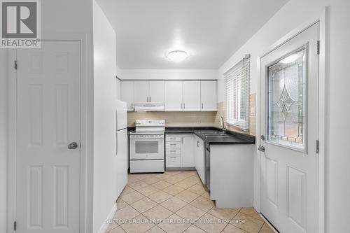 22 - 226 Highview Avenue W, London, ON - Indoor Photo Showing Kitchen