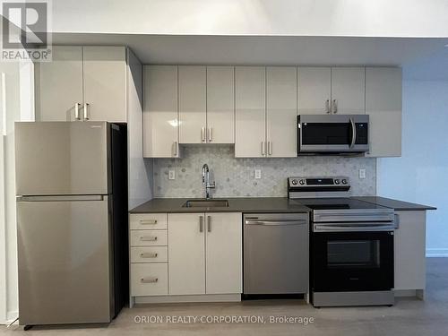 601 - 1435 Celebration Drive, Pickering, ON - Indoor Photo Showing Kitchen