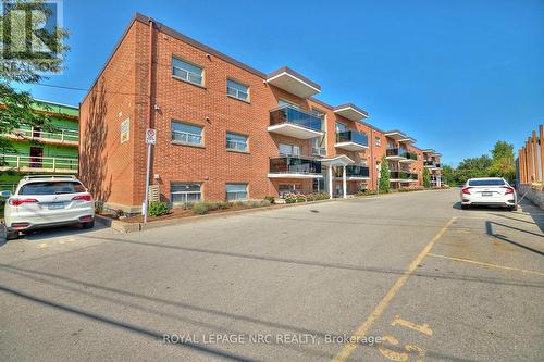 202 - 264 Oakdale Avenue, St. Catharines (456 - Oakdale), ON - Outdoor With Balcony