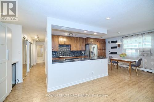 202 - 264 Oakdale Avenue, St. Catharines (456 - Oakdale), ON - Indoor Photo Showing Kitchen With Double Sink