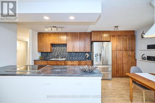 202 - 264 Oakdale Avenue, St. Catharines (456 - Oakdale), ON - Indoor Photo Showing Kitchen