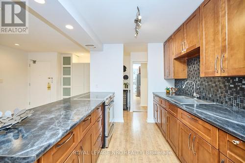 202 - 264 Oakdale Avenue, St. Catharines (456 - Oakdale), ON - Indoor Photo Showing Kitchen