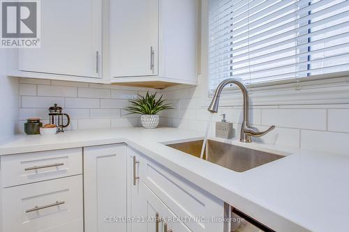 672 Elgin Street, Newmarket, ON - Indoor Photo Showing Kitchen