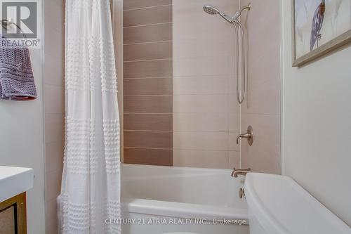 672 Elgin Street, Newmarket, ON - Indoor Photo Showing Bathroom