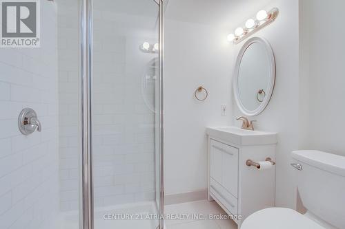 672 Elgin Street, Newmarket, ON - Indoor Photo Showing Bathroom