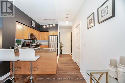 2604 - 388 Prince Of Wales Drive, Mississauga, ON - Indoor Photo Showing Kitchen