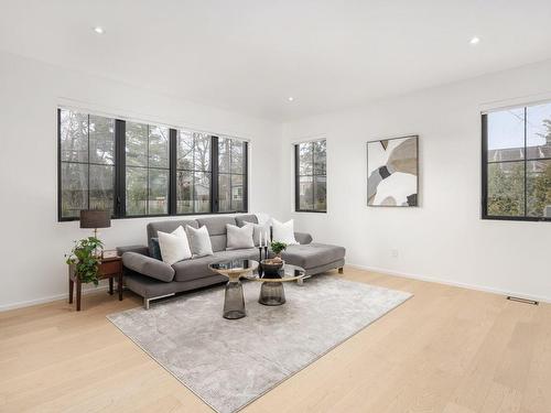 Salle familiale - 30 Av. Madsen, Beaconsfield, QC - Indoor Photo Showing Living Room