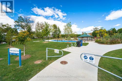 409 - 160 Canon Jackson Drive, Toronto, ON - Outdoor