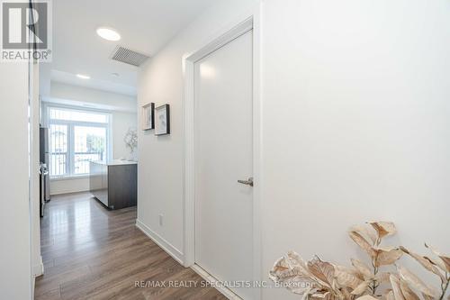 409 - 160 Canon Jackson Drive, Toronto, ON - Indoor Photo Showing Other Room