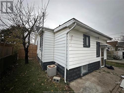 1092 Highland Avenue Unit# Upper, Windsor, ON - Outdoor With Exterior