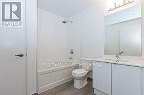 B314 - 5240 Dundas Street, Burlington, ON - Indoor Photo Showing Bathroom