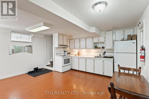 1306 Cornell Court, Pickering (Liverpool), ON - Indoor Photo Showing Kitchen