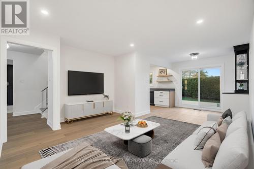 5 Rutherford Crescent, Ottawa, ON - Indoor Photo Showing Living Room