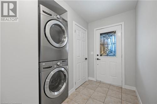 24 Watch Hill Lane, Cambridge, ON - Indoor Photo Showing Laundry Room