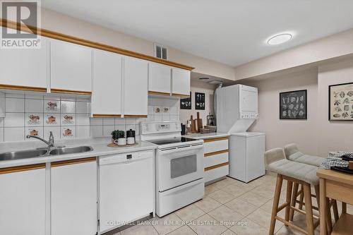 #403 - 60 Inverlochy Boulevard, Markham (Royal Orchard), ON - Indoor Photo Showing Kitchen With Double Sink