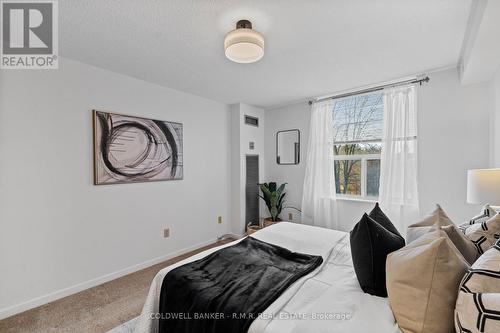 #403 - 60 Inverlochy Boulevard, Markham (Royal Orchard), ON - Indoor