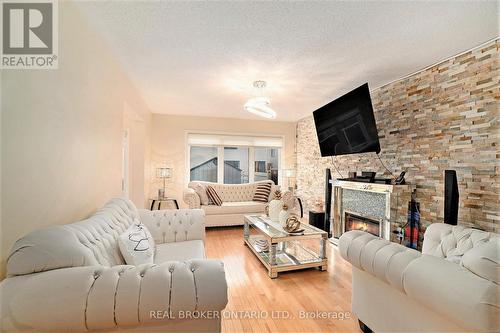 524 Paine Avenue, Ottawa, ON - Indoor Photo Showing Living Room With Fireplace