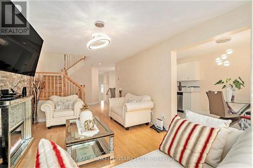 524 Paine Avenue, Ottawa, ON - Indoor Photo Showing Living Room