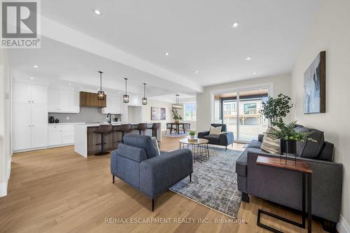 60 Pike Creek Drive, Haldimand, ON - Indoor Photo Showing Living Room