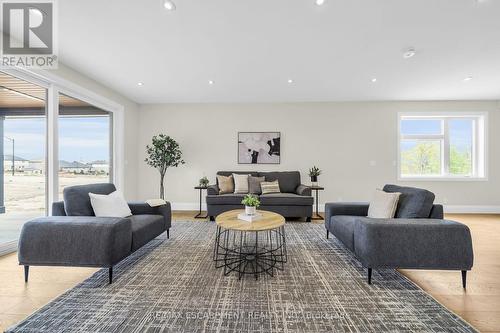 60 Pike Creek Drive, Haldimand, ON - Indoor Photo Showing Living Room