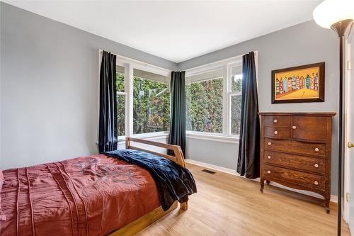 1160 Moosejaw Street, Penticton, BC - Indoor Photo Showing Bedroom