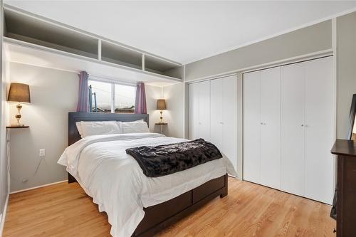 1160 Moosejaw Street, Penticton, BC - Indoor Photo Showing Bedroom