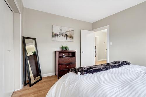 1160 Moosejaw Street, Penticton, BC - Indoor Photo Showing Bedroom