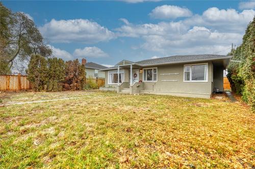 1160 Moosejaw Street, Penticton, BC - Outdoor