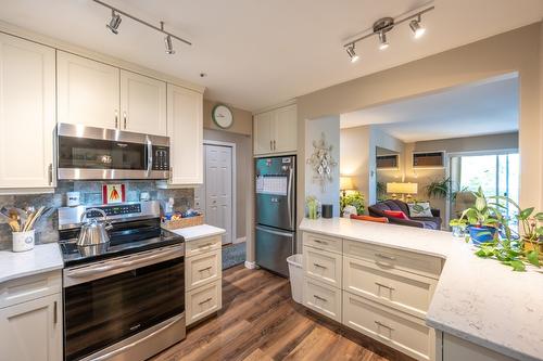 111-1445 Halifax Street, Penticton, BC - Indoor Photo Showing Kitchen