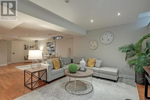 3306 Weatherford Road, Mississauga, ON - Indoor Photo Showing Living Room