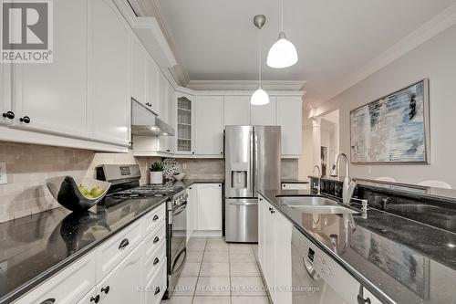 3306 Weatherford Road, Mississauga, ON - Indoor Photo Showing Kitchen With Double Sink With Upgraded Kitchen