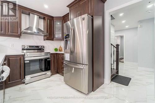 32 Gold Park Place, Brampton, ON - Indoor Photo Showing Kitchen