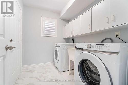 32 Gold Park Place, Brampton, ON - Indoor Photo Showing Laundry Room