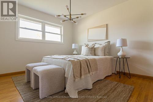 1371 Mountain Grove Avenue, Burlington, ON - Indoor Photo Showing Bedroom