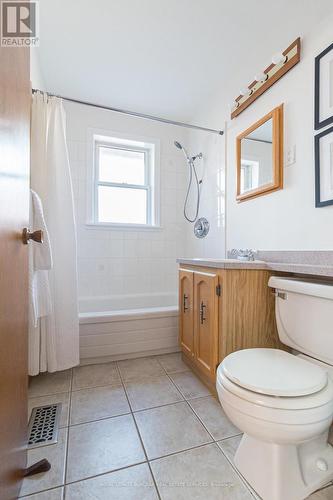 1371 Mountain Grove Avenue, Burlington, ON - Indoor Photo Showing Bathroom