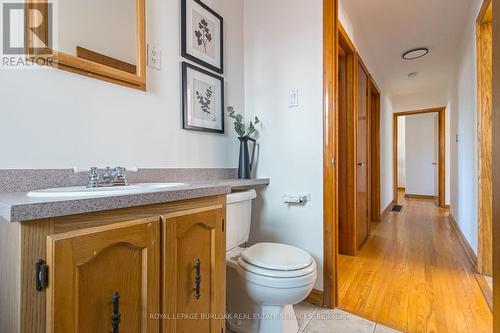 1371 Mountain Grove Avenue, Burlington, ON - Indoor Photo Showing Bathroom