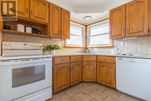 1371 Mountain Grove Avenue, Burlington, ON - Indoor Photo Showing Kitchen