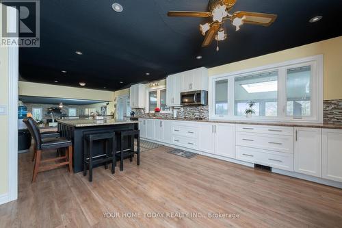 9202 Ninth Line, Halton Hills, ON - Indoor Photo Showing Kitchen