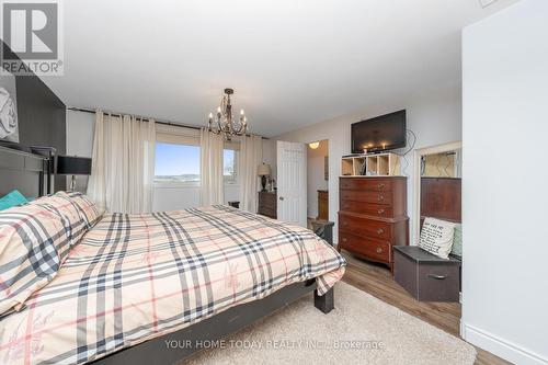 9202 Ninth Line, Halton Hills, ON - Indoor Photo Showing Bedroom