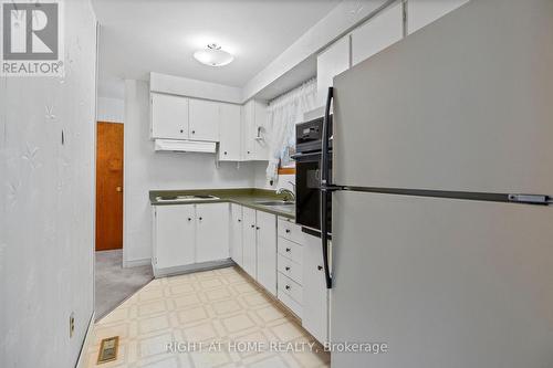 219 Guelph Street, Oshawa (Donevan), ON - Indoor Photo Showing Kitchen