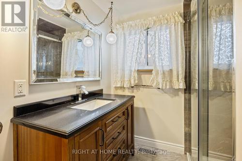 219 Guelph Street, Oshawa (Donevan), ON - Indoor Photo Showing Bathroom