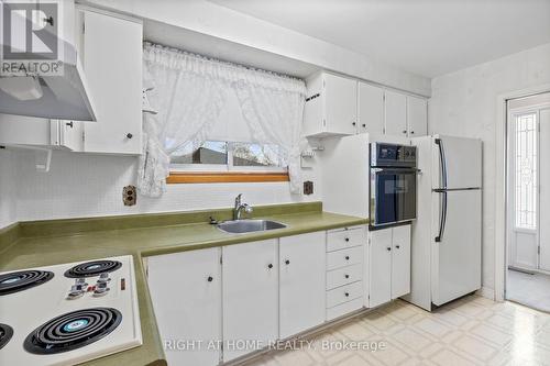 219 Guelph Street, Oshawa (Donevan), ON - Indoor Photo Showing Kitchen