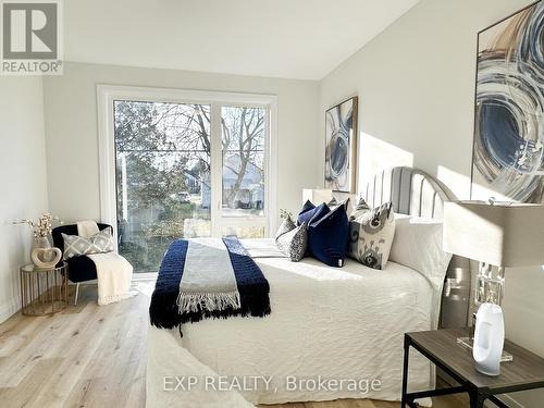 53 Giles Street, London, ON - Indoor Photo Showing Bedroom