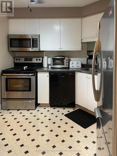 201 - 3364 Montrose Road, Niagara Falls (208 - Mt. Carmel), ON - Indoor Photo Showing Kitchen