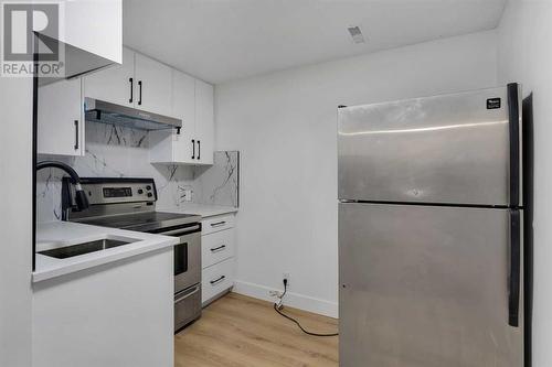 256 Abinger Crescent Ne, Calgary, AB - Indoor Photo Showing Kitchen