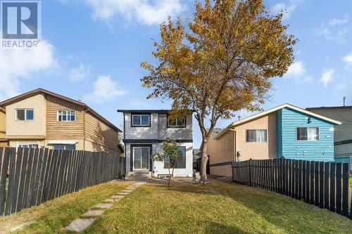 256 Abinger Crescent Ne, Calgary, AB - Outdoor