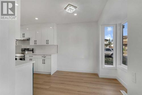 256 Abinger Crescent Ne, Calgary, AB - Indoor Photo Showing Kitchen