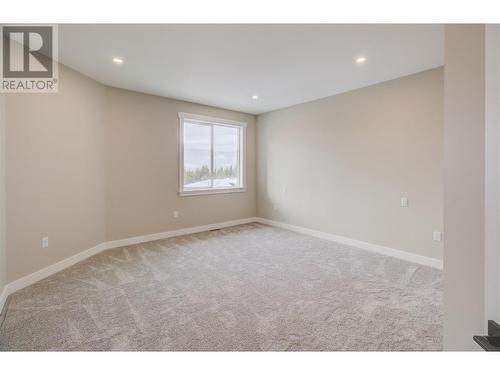 1720 9 Street Se, Salmon Arm, BC - Indoor Photo Showing Other Room