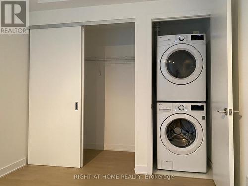 708 - 203 Catherine St Street, Ottawa, ON - Indoor Photo Showing Laundry Room