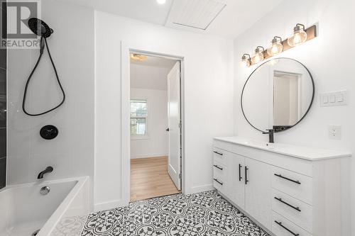 17 Victoria Street, North Stormont, ON - Indoor Photo Showing Bathroom